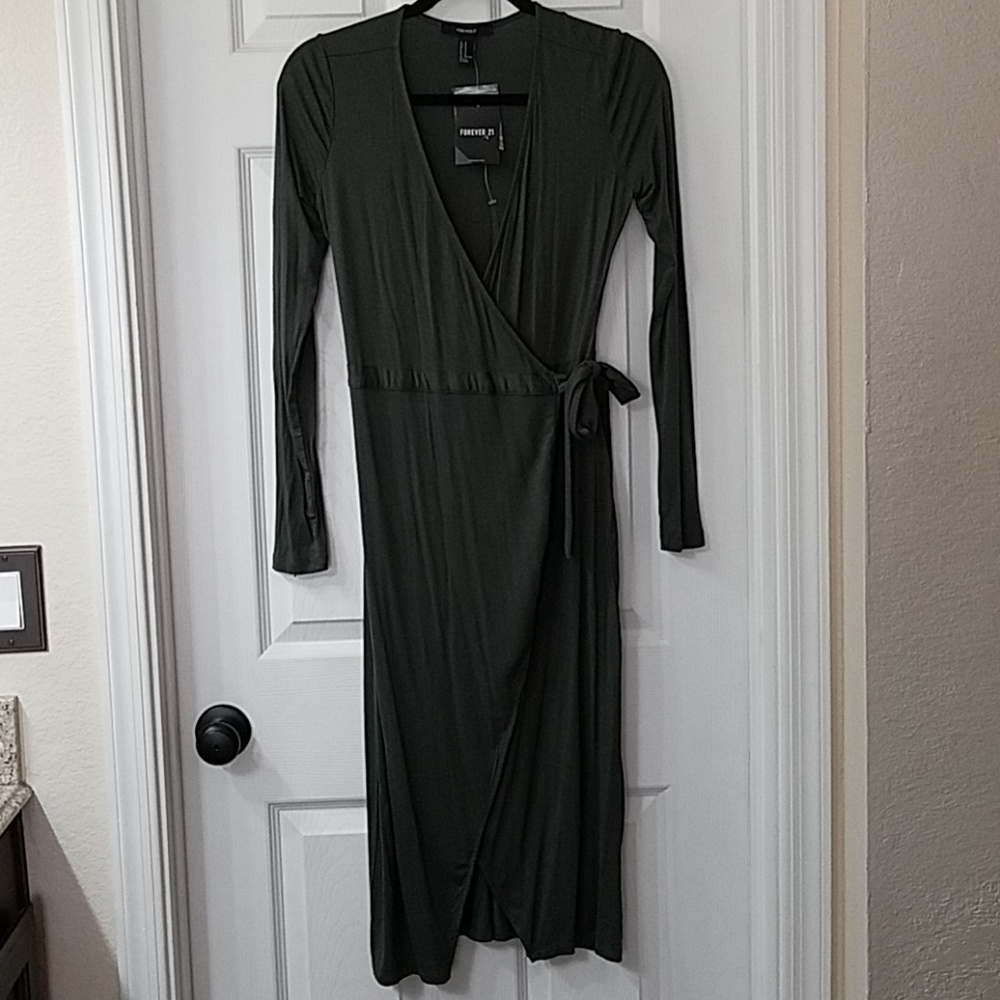 NWT- FOREVER 21 Olive Green Dress
